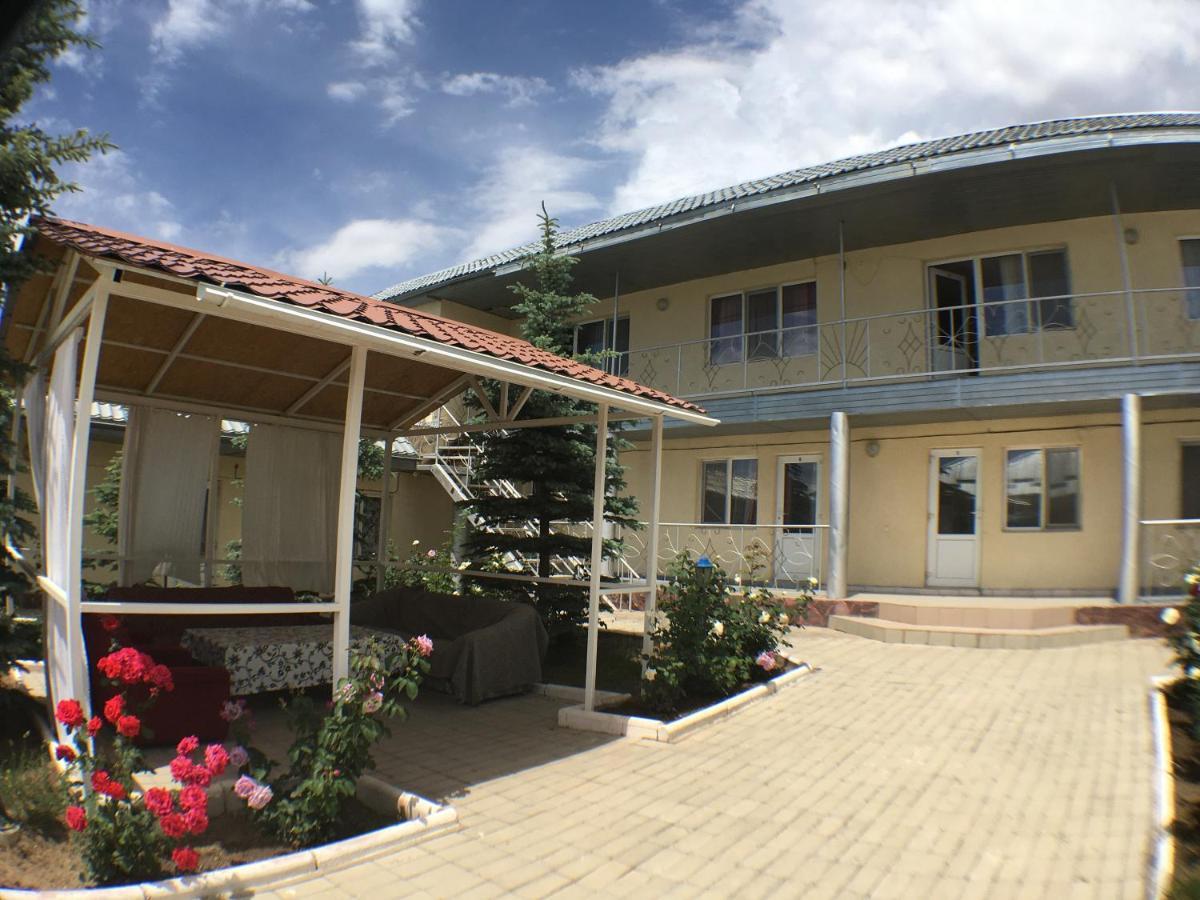Эдем Hotel Чолпон-Ата Екстериор снимка