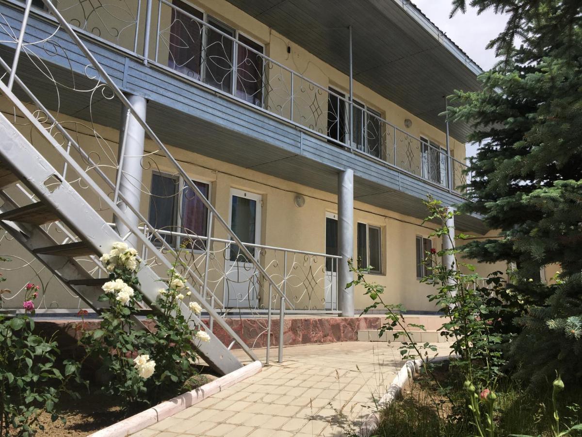 Эдем Hotel Чолпон-Ата Екстериор снимка