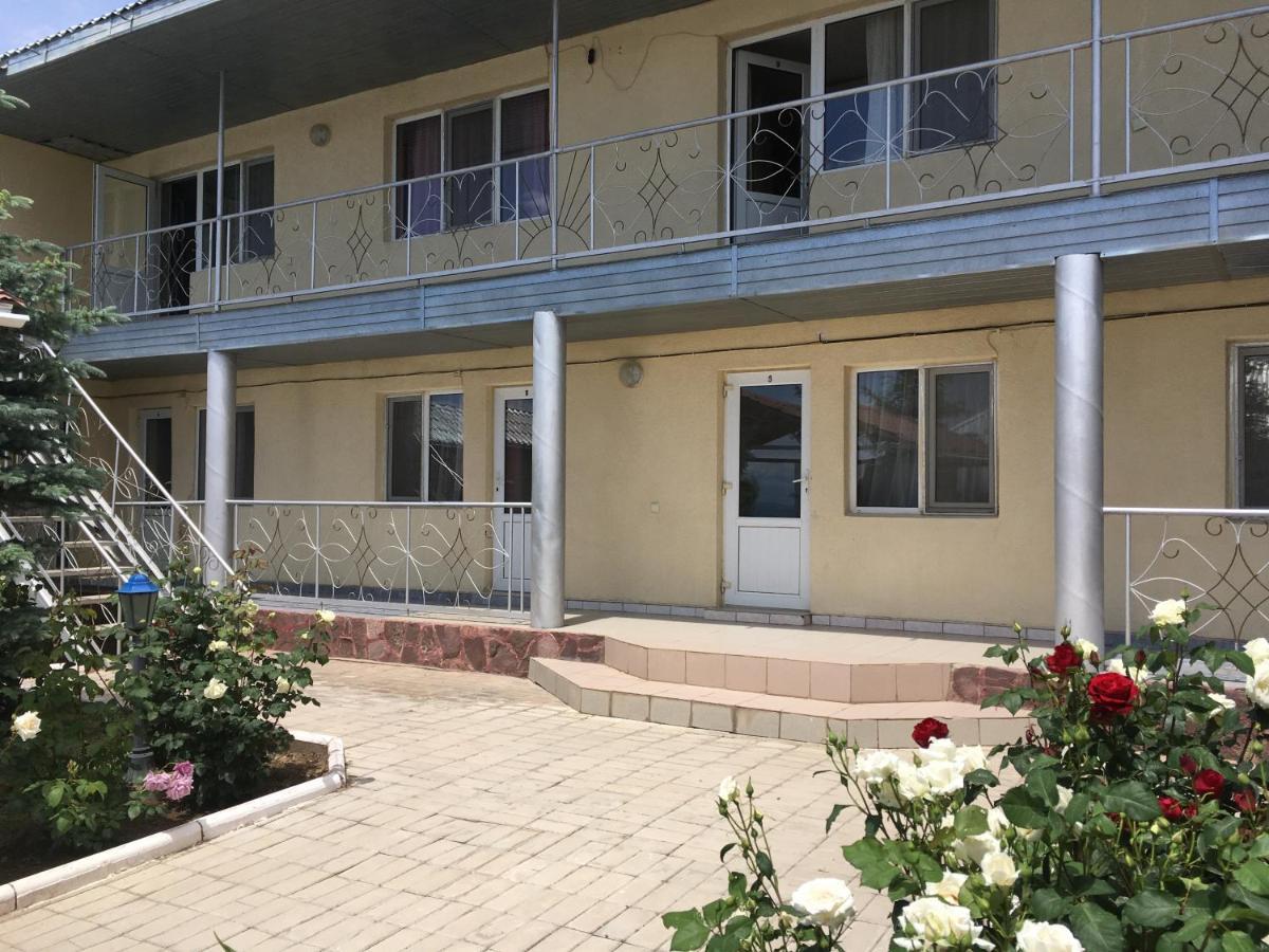Эдем Hotel Чолпон-Ата Екстериор снимка